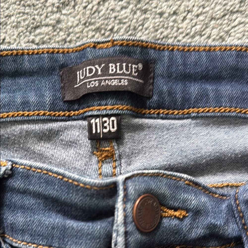 Judy Blue Medium-Dark Wash Blue Jeans with Natural Fading